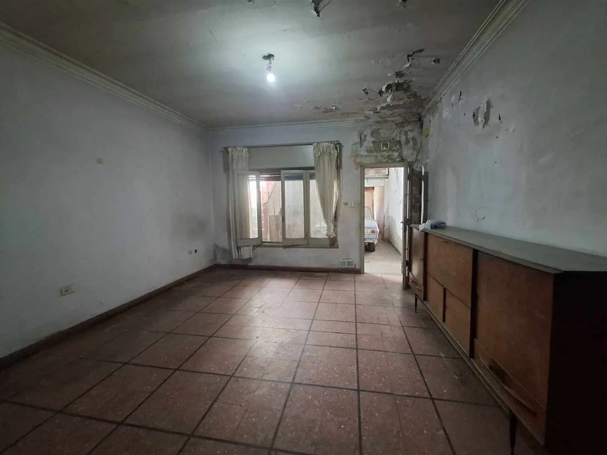 VENTA CASA CON LOCAL EN AVELLANEDA foto 3