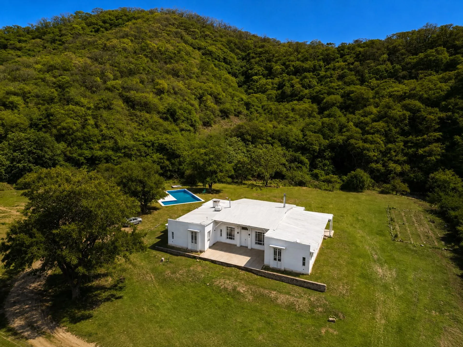 VENTA FINCA ECUESTRE BOUTIQUE 42 HA - EL GALLINATO foto 2