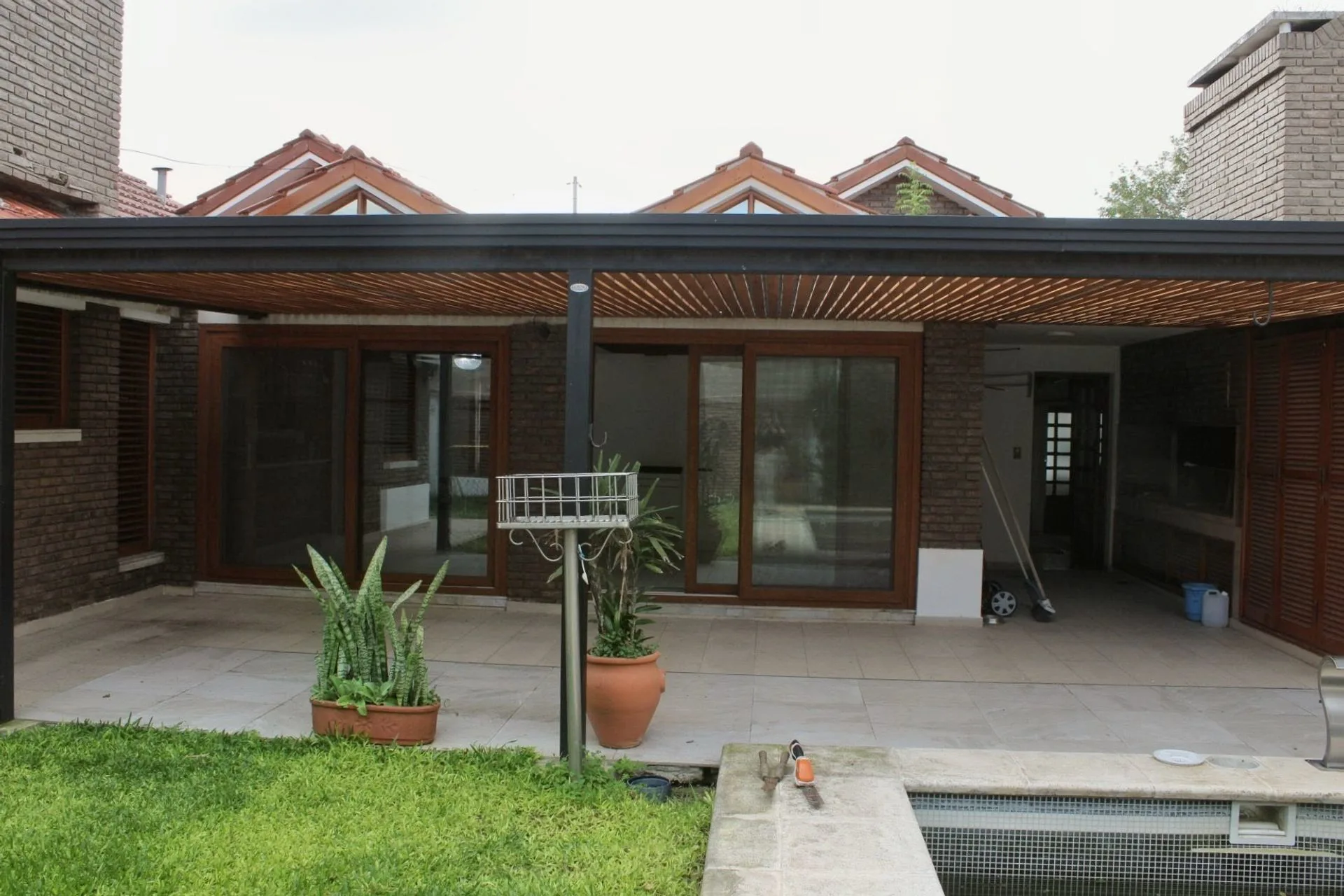 CASA EN VENTA 3 DORMI SAN LORENZO + PATIO Y PILETA foto 5