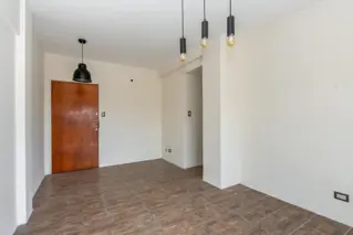 Departamento Tres ambientes en Alquiler,$850.000.-, Maza al 1.500 Muy Luminoso. foto 5