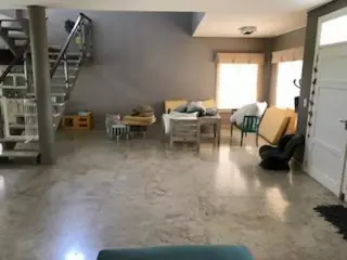 EXCELENTE PROPIEDAD EN ZONA EXCLUSIVA DE BANFIELD OESTE. foto 2