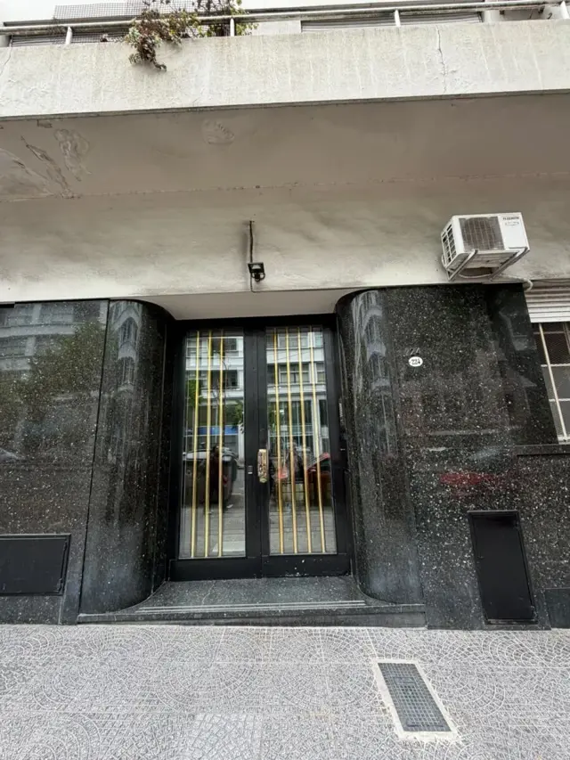 Excelente departamento tres ambientes en venta en Barracas