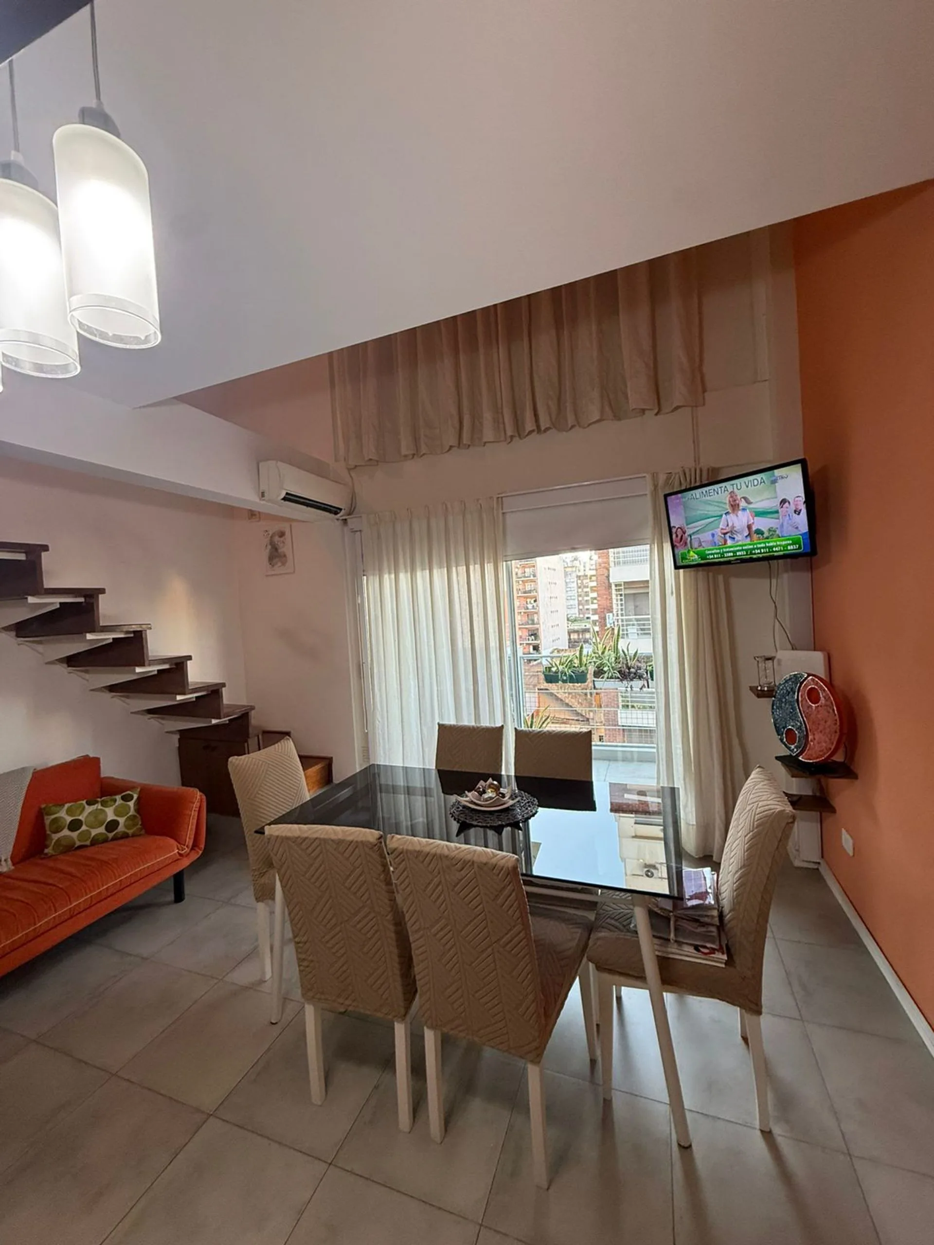 ESPECTACULAR 2 AMBIENTES TIPO DUPLEX CON COCHERA foto 2