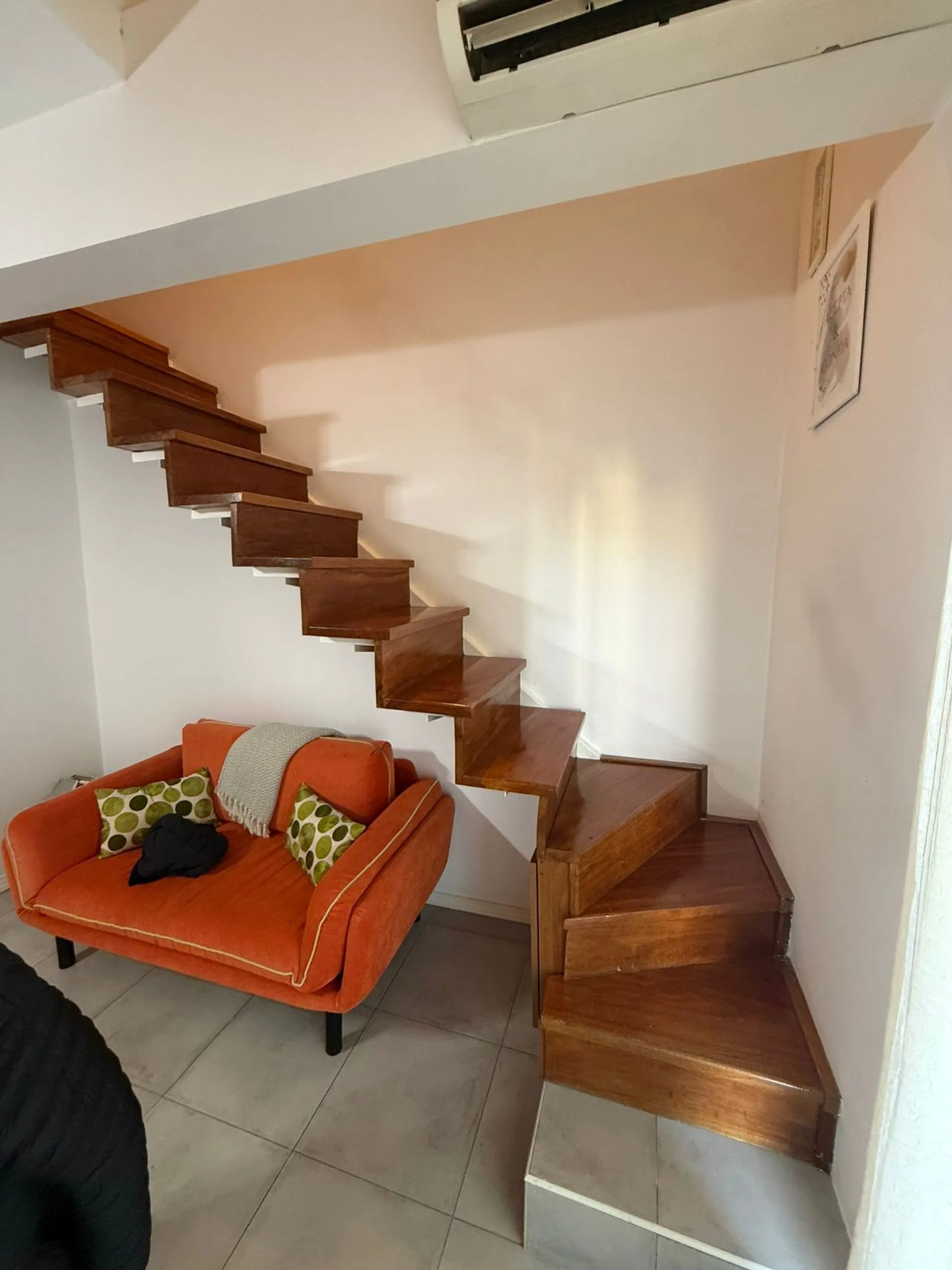 ESPECTACULAR 2 AMBIENTES TIPO DUPLEX CON COCHERA foto 4