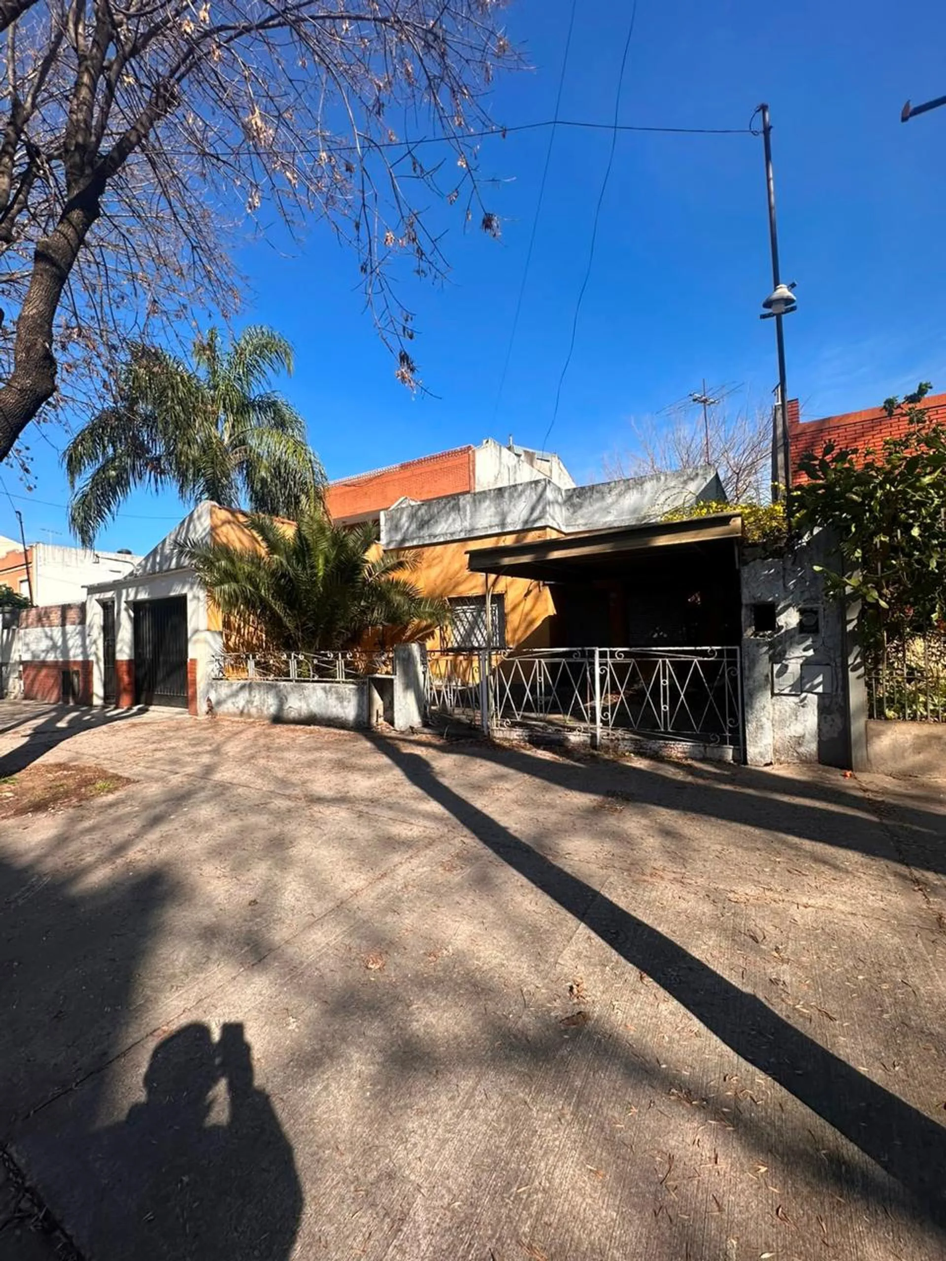 VENTA CASA 3 AMB VILLA RIACHUELO A REFACCIONAR foto 2