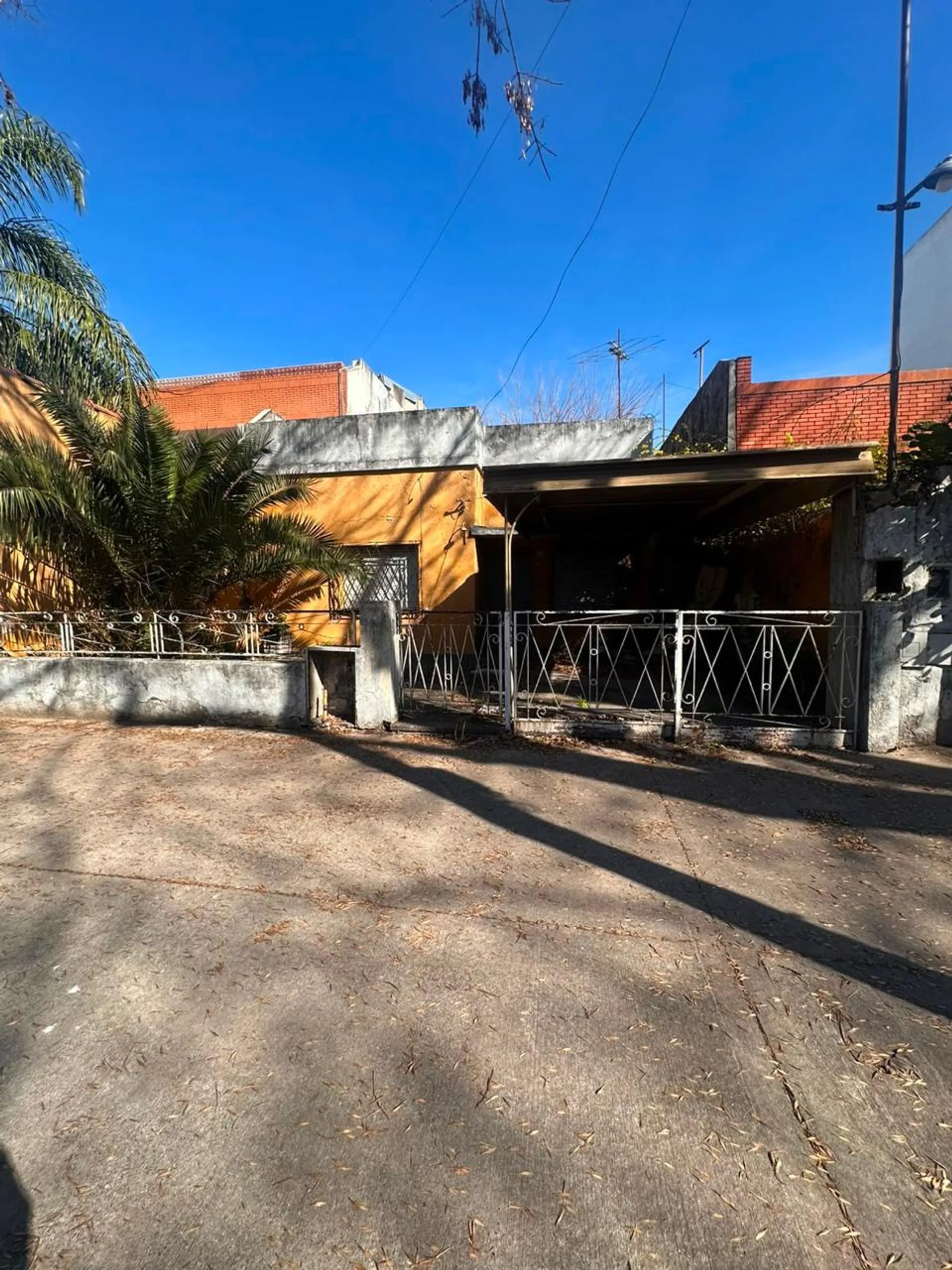 VENTA CASA 3 AMB VILLA RIACHUELO A REFACCIONAR foto 3