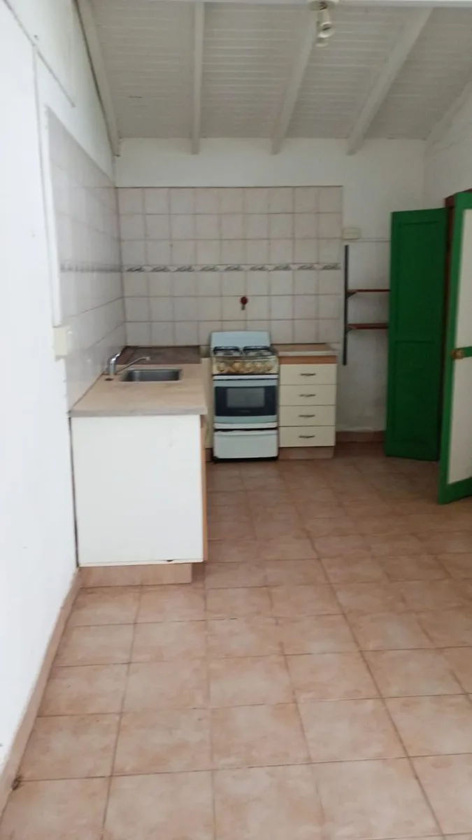 VENTA 3 CASAS LOS CARDALES CON JARDIN foto 3
