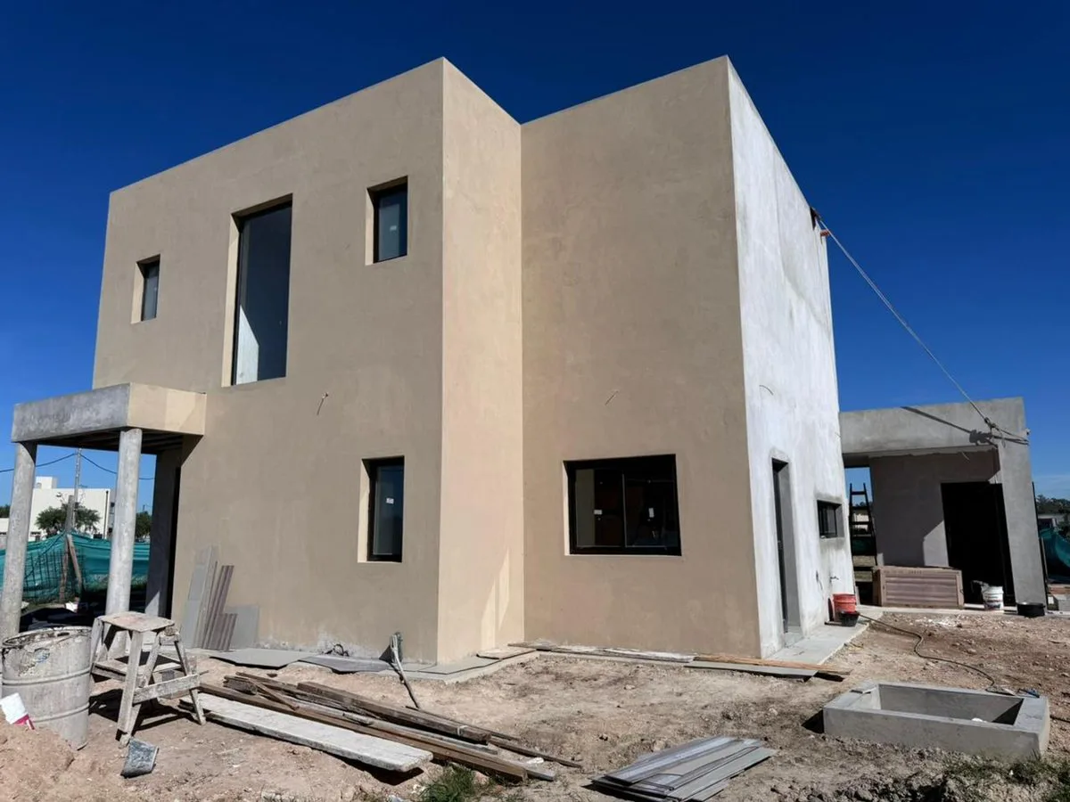 CASA 3 dormitorios EN VENTA en EL ENSUEÑO al agua foto 2