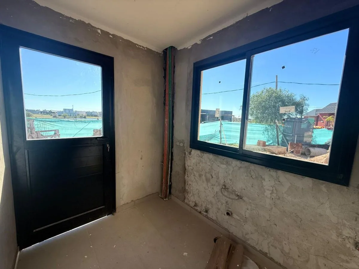 CASA 3 dormitorios EN VENTA en EL ENSUEÑO al agua foto 4