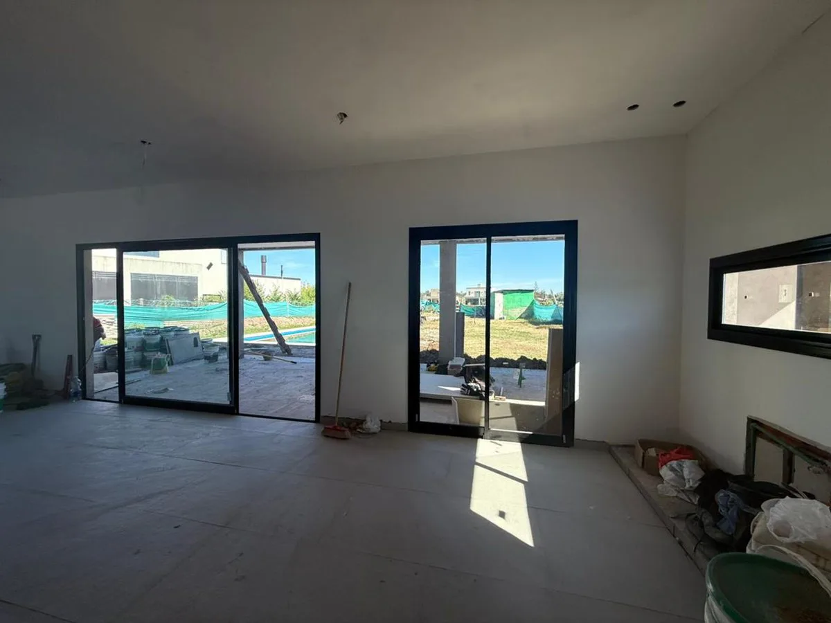 CASA 3 dormitorios EN VENTA en EL ENSUEÑO al agua foto 5