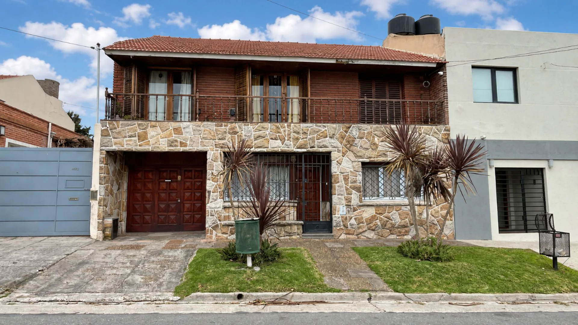 CASA 5 AMB EN VENTA EN SAN CARLOS