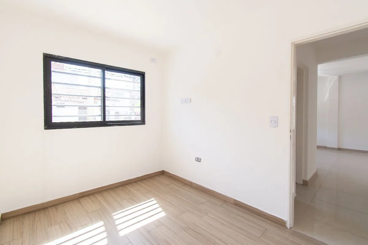 CASA PH VENTA MORON 4 AMBIENTES PERMUTA FINANCIA foto 3