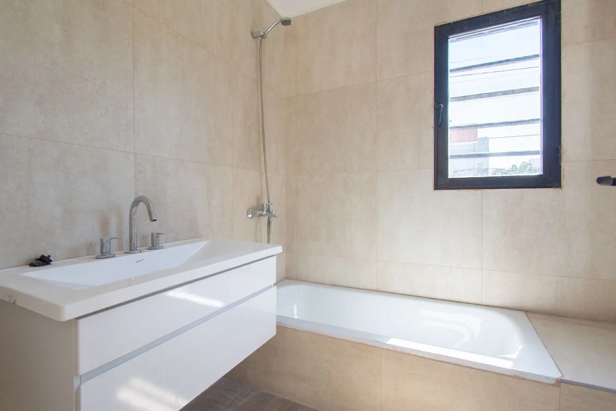 CASA PH VENTA MORON 4 AMBIENTES PERMUTA FINANCIA foto 4