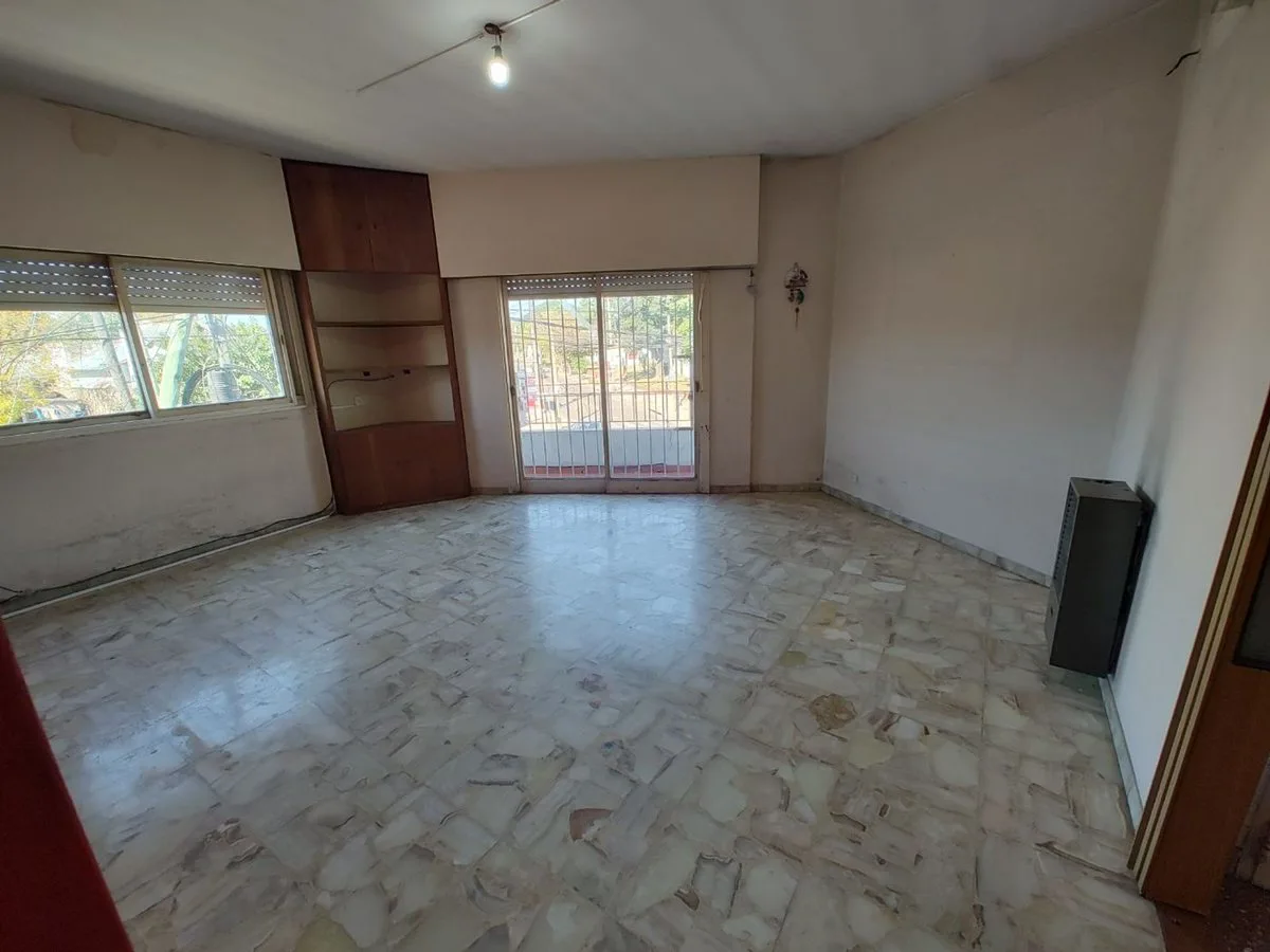VENTA PH 4 AMBIENTES, MORON, APTO CREDITO! foto 2