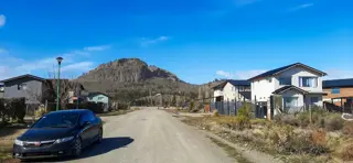 EXCELENTE PROPIEDAD CON HERMOSA VISTA A LOS CERROS Y LAGO foto 3