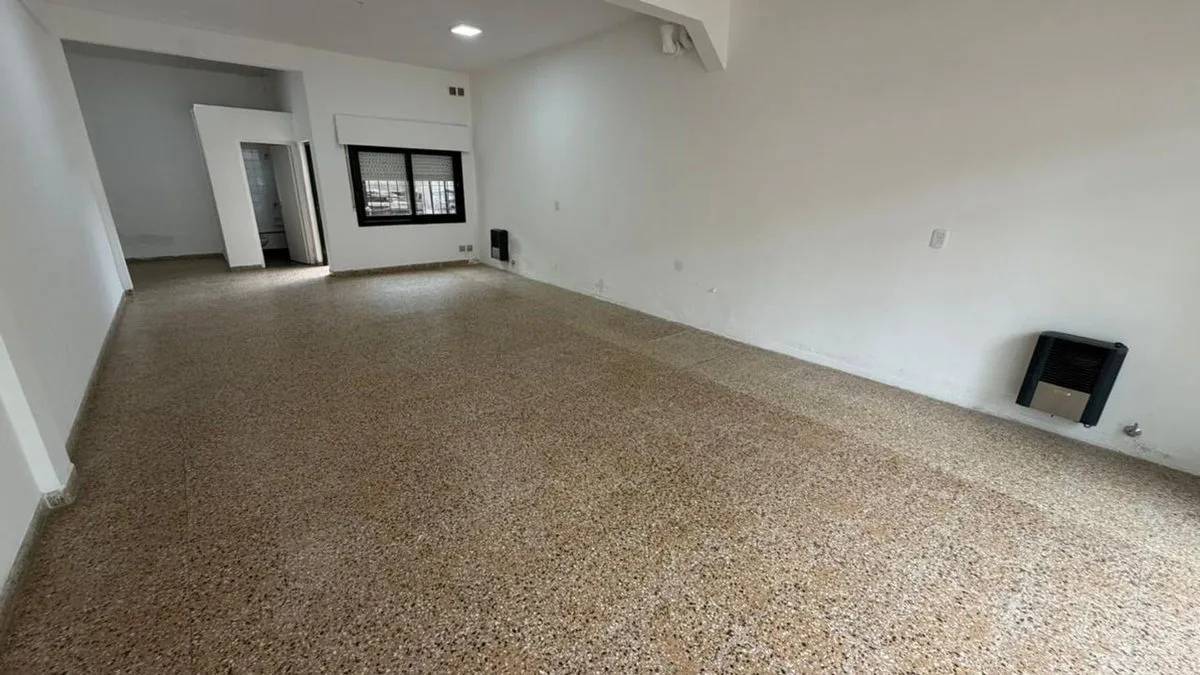 Local Comercial +Depto de 2 dorm c/cochera CENTRO foto 2