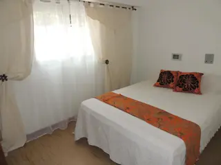 DEPARTAMENTO EN PLANTA BAJA A UNA CUADRA DEL MAR Y DOS DE LA PEATONAL EN MONTE HERMOSO foto 4