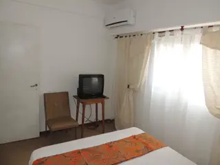 DEPARTAMENTO EN PLANTA BAJA A UNA CUADRA DEL MAR Y DOS DE LA PEATONAL EN MONTE HERMOSO foto 5