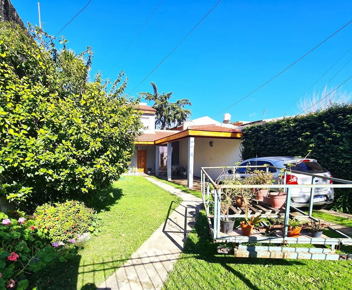 CASA CHALET CON TERRENO PROPIO Y DEPTO EN P.ALTA foto 2