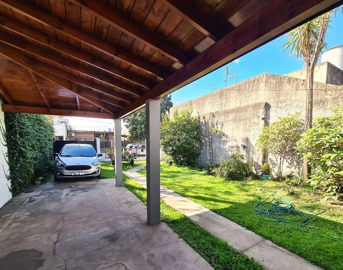 CASA CHALET CON TERRENO PROPIO Y DEPTO EN P.ALTA foto 4