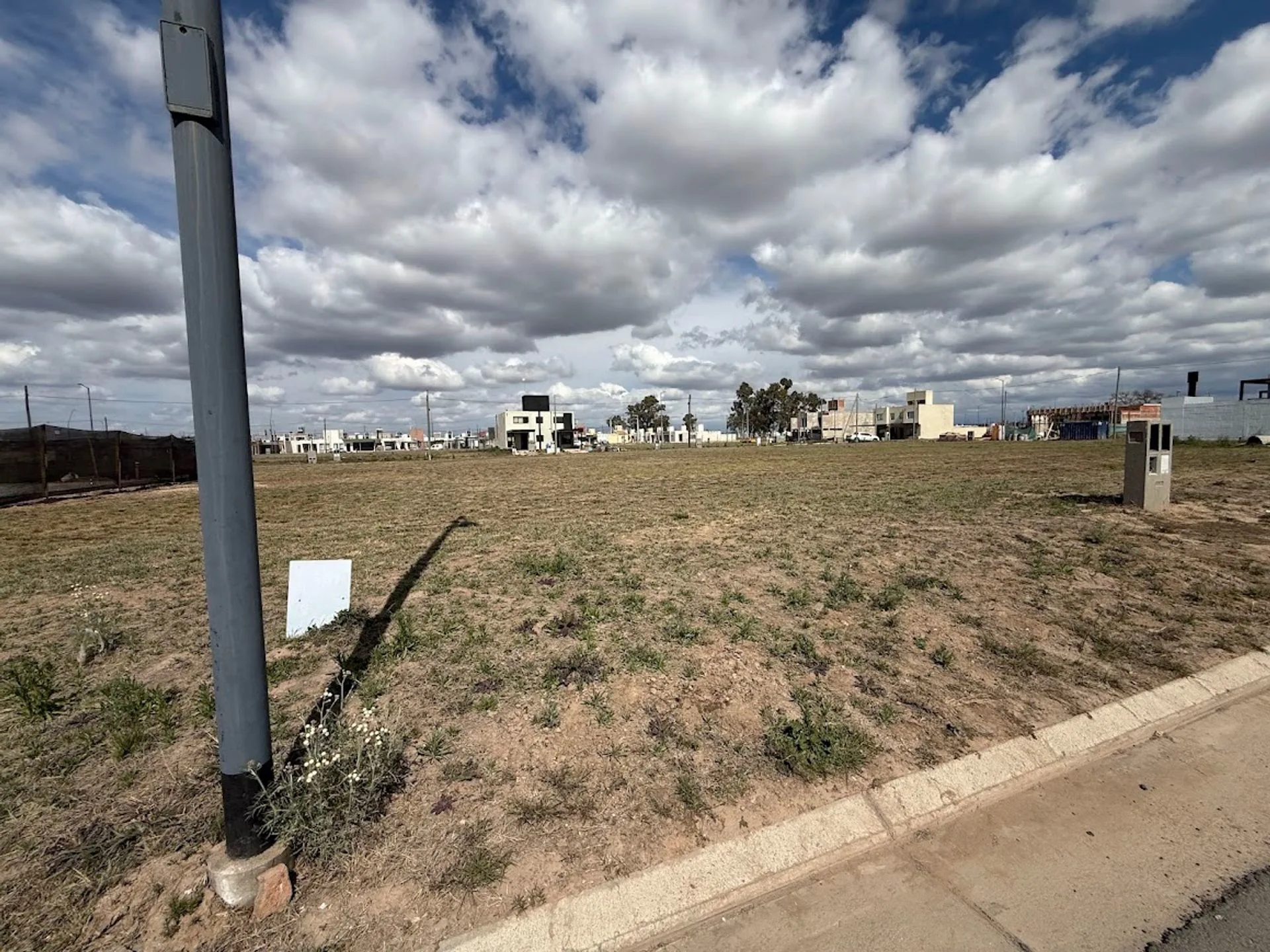 VENTA LOTE CUESTAS DE MANANTIALES APTO DUPLEX foto 4