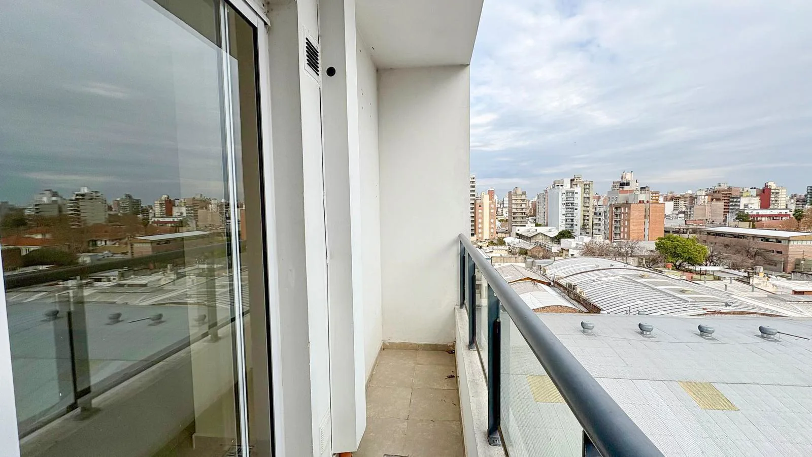 Ov. Lagos 500 - Monoambiente en venta - Rosario, Pichincha foto 4