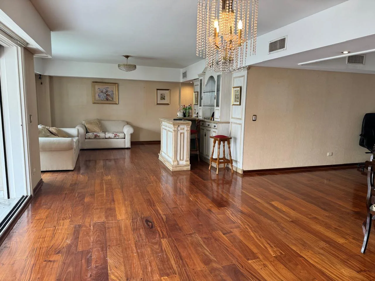 ALQUILER PALERMO 5 AMBIENTES DOS COCHERAS PISO AL FRENTE BALCON CORRIDO OLLEROS 1836 PISO 12 A/A VESTIDOR SUM PARRILLA foto 3