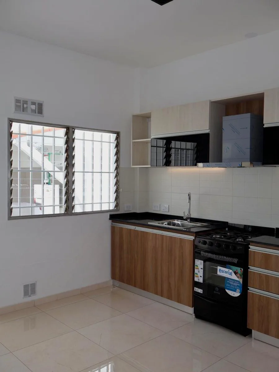 VENTA PH 4 AMB CON PATIO, TERRAZA Y QUINCHO foto 2
