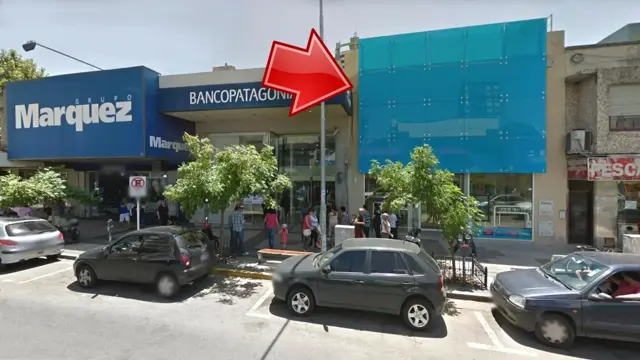 Excelente local comercial Sobre importante avenida.