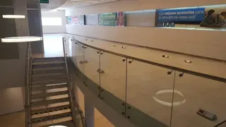 Excelente local comercial Sobre importante avenida. foto 4