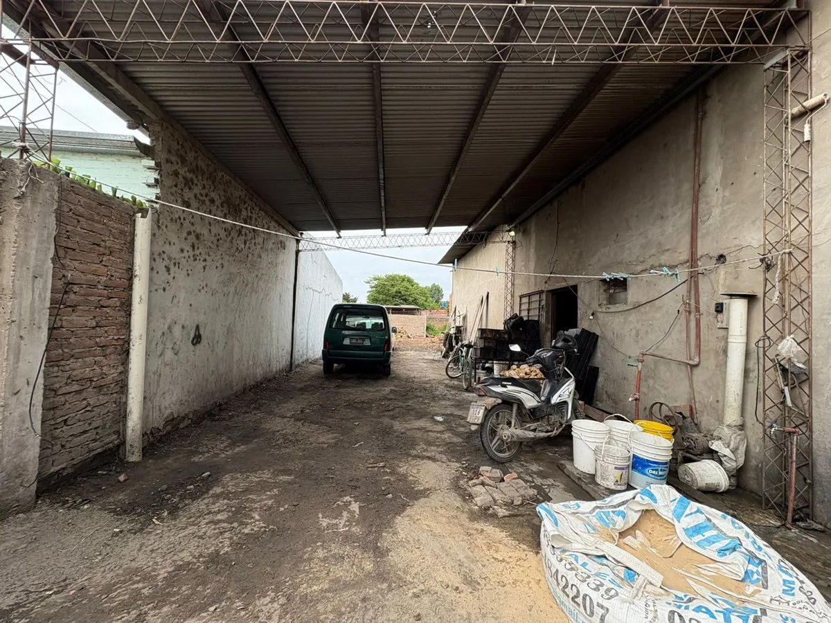 VENTA LOCAL COMERCIAL + CASA foto 2
