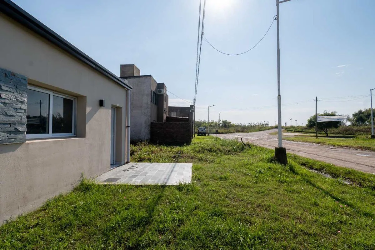 CASA 2 DORM A ESTRENAR EN ZONA NORTE APTO CRÉDITO foto 3