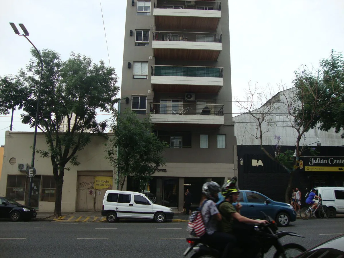 Impecable monoambiente con balcón, luz y vistas foto 3