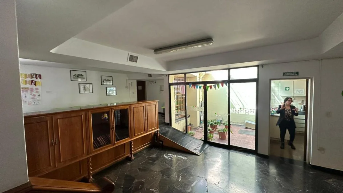 VENTA CASA DE ALTA CATEGORIA BOMBAL SUR GODOY CRUZ foto 4