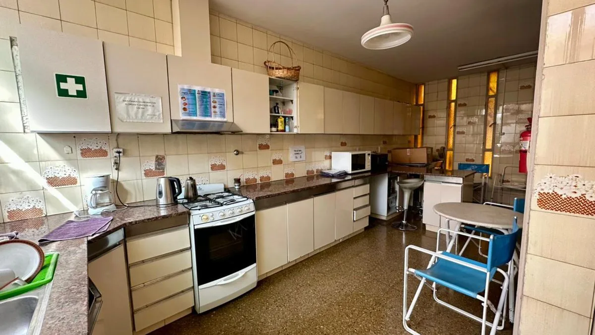 VENTA CASA DE ALTA CATEGORIA BOMBAL SUR GODOY CRUZ foto 5