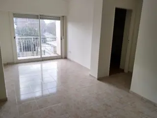 Departamento dos ambientes en venta centro de Monte Grande foto 1