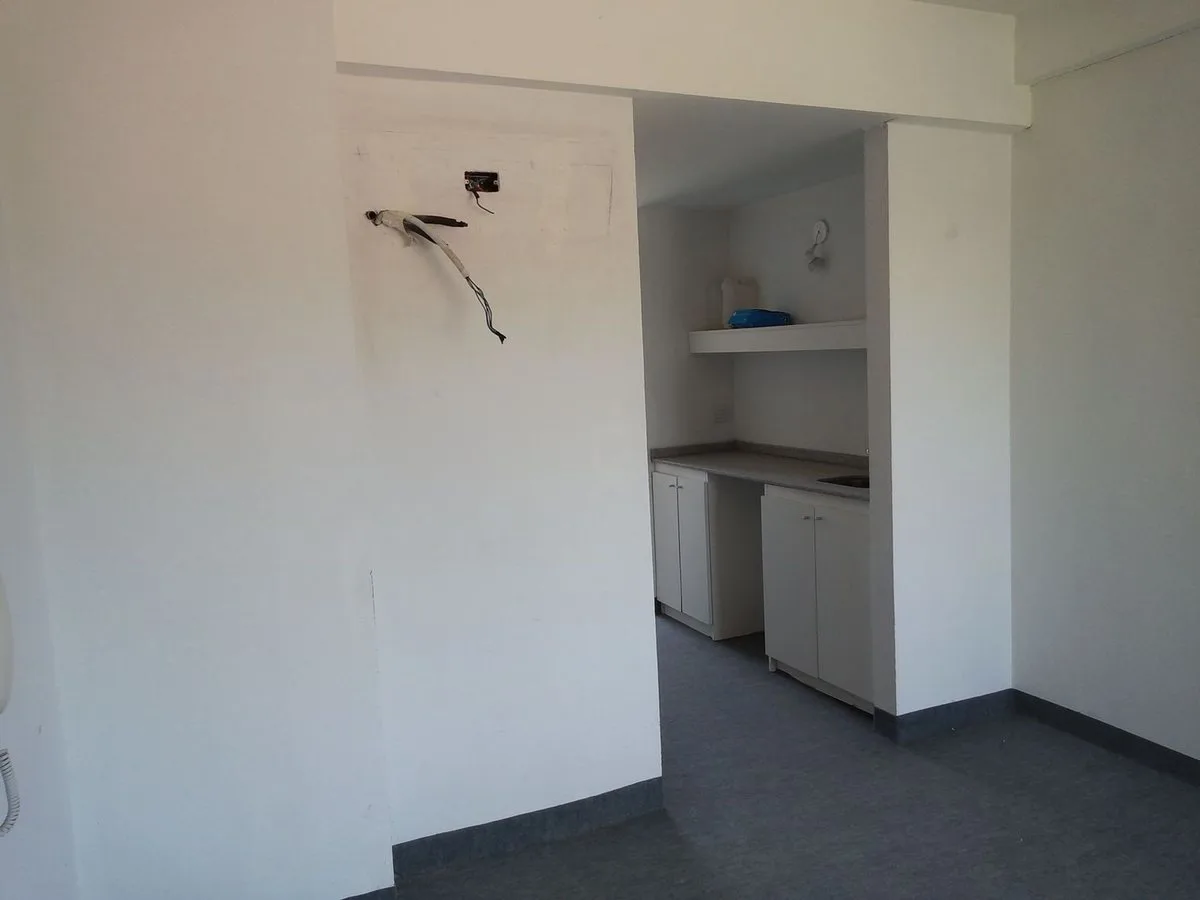 OFICINA EN VENTA - KM 41 Pilar foto 5