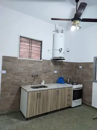 DEPARTAMENTO TIPO CASA DE 2 AMB. Y MEDIO EN ALDO BONZI foto 2
