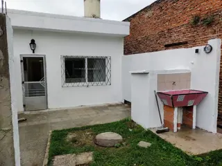 DEPARTAMENTO TIPO CASA DE 2 AMB. Y MEDIO EN ALDO BONZI foto 4