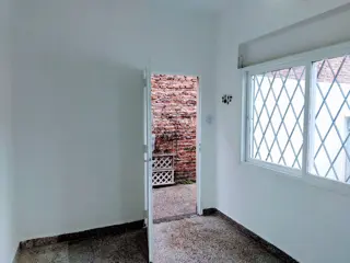 DEPARTAMENTO TIPO CASA DE 2 AMB. Y MEDIO EN ALDO BONZI foto 5