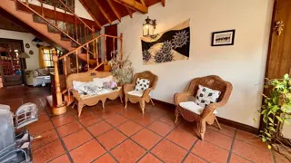 CHALET 4 AMBIENTES CON COCHERA, FONDO Y PILETA. LOTE 9,53x40 mts. foto 5