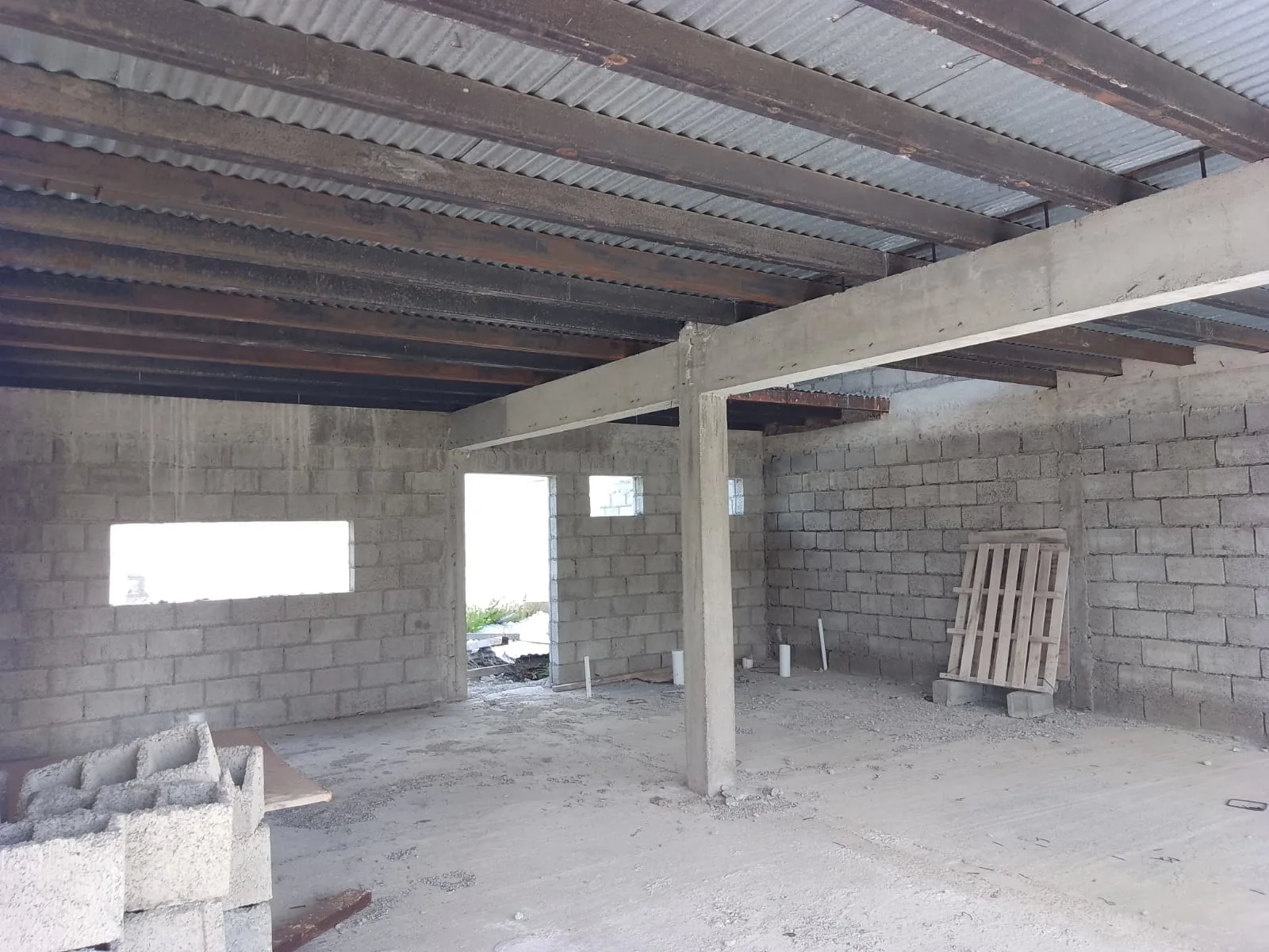 VENTA – CASA EN CONSTRUCCIÓN – BARRIO ALTOS DE LA ESTANCIA foto 3