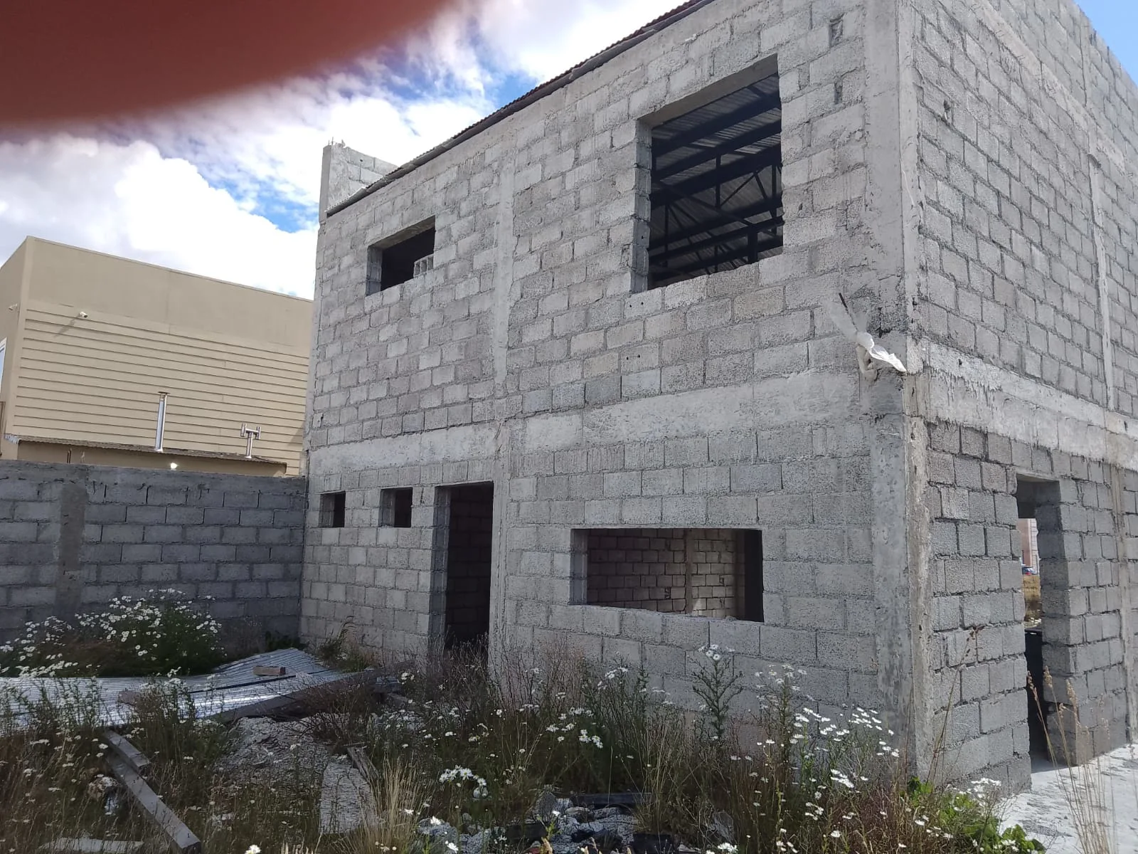 VENTA – CASA EN CONSTRUCCIÓN – BARRIO ALTOS DE LA ESTANCIA foto 5