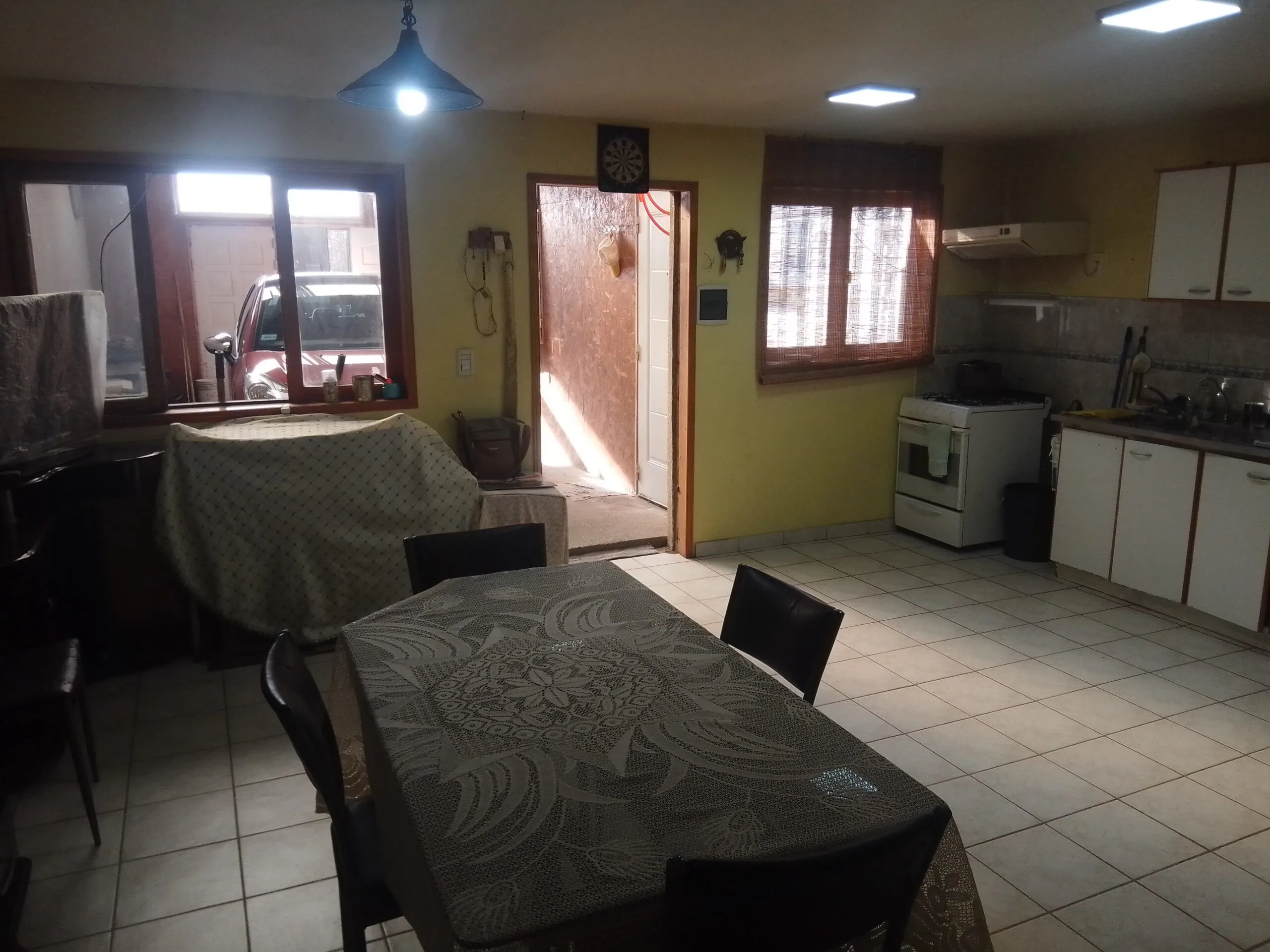 VENTA – CASA 2 DORMITORIOS – BARRIO CENTRO foto 3