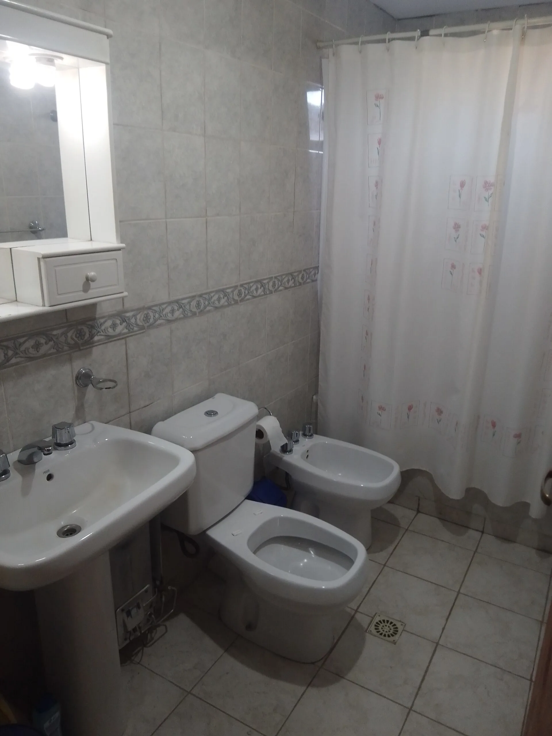 VENTA – CASA 2 DORMITORIOS – BARRIO CENTRO foto 5