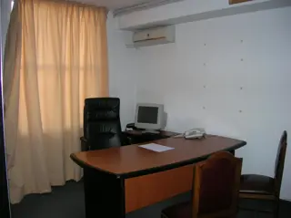 OFICINAS  95 M2  DIAGONAL JULIO A. ROCA 584 foto 3