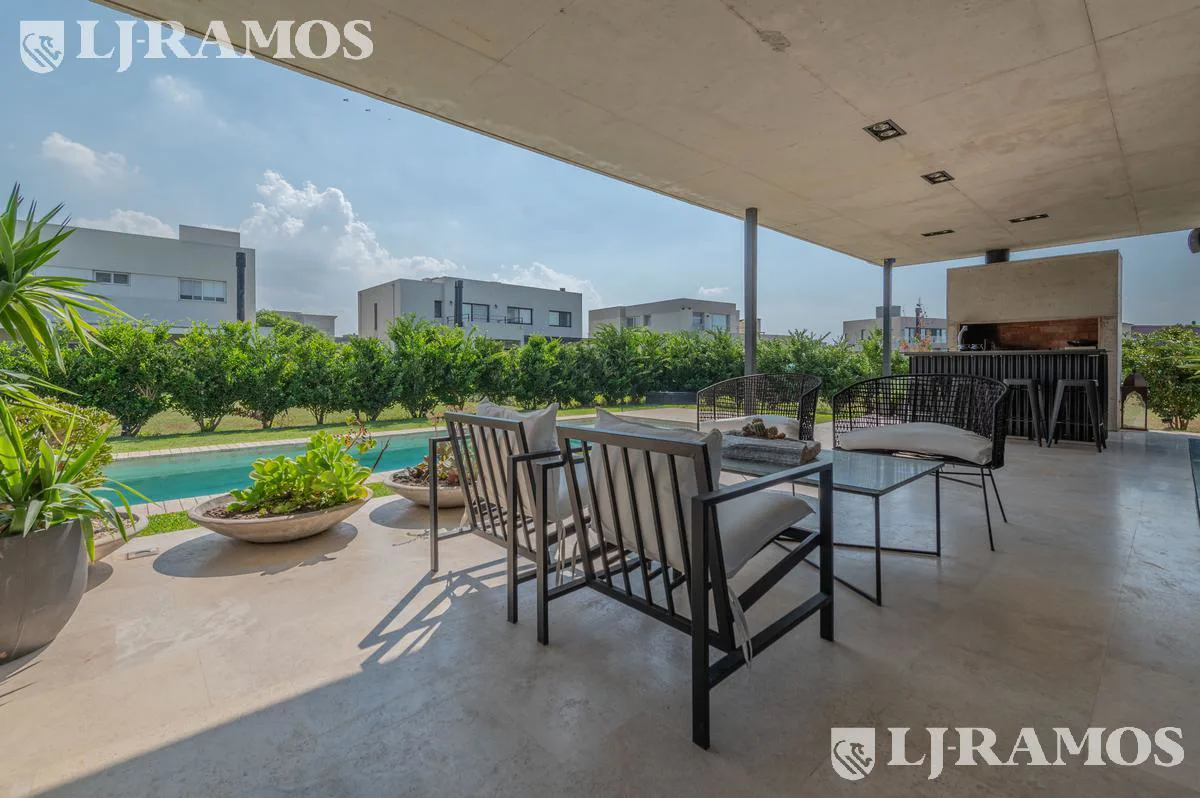 Increible Casa en Barrio Vistas foto 3