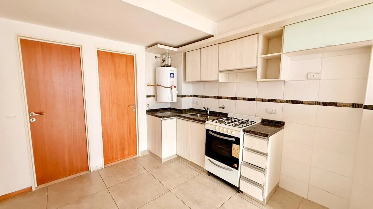 Monoambiente en venta - Corrientes y Av Pellegrini - IDEAL INVERSIÓN foto 2