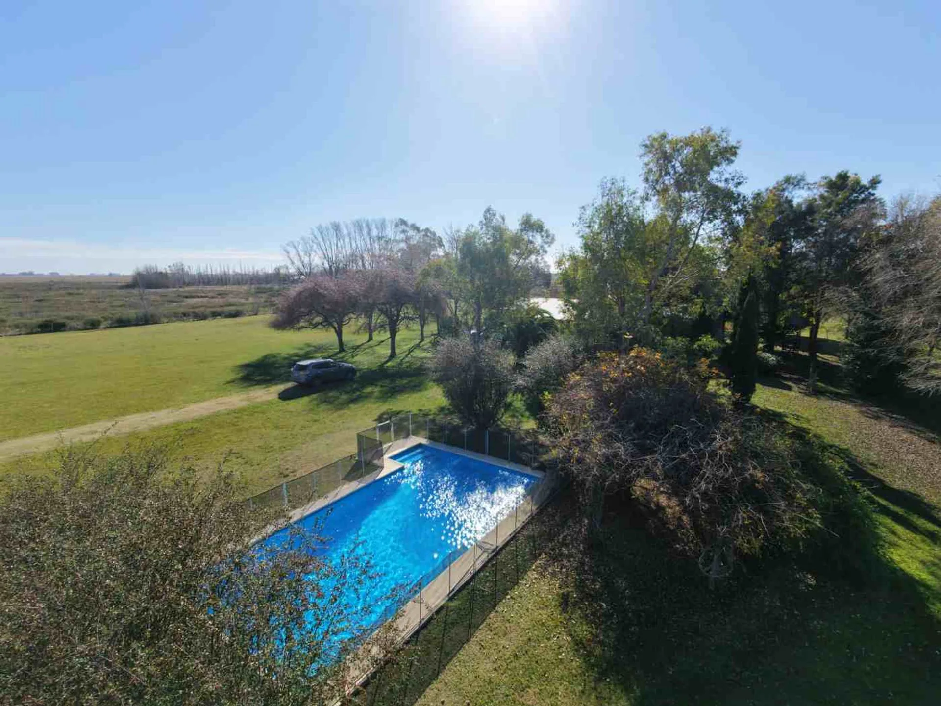Venta casa con pileta lote 1,25 hectareas foto 3