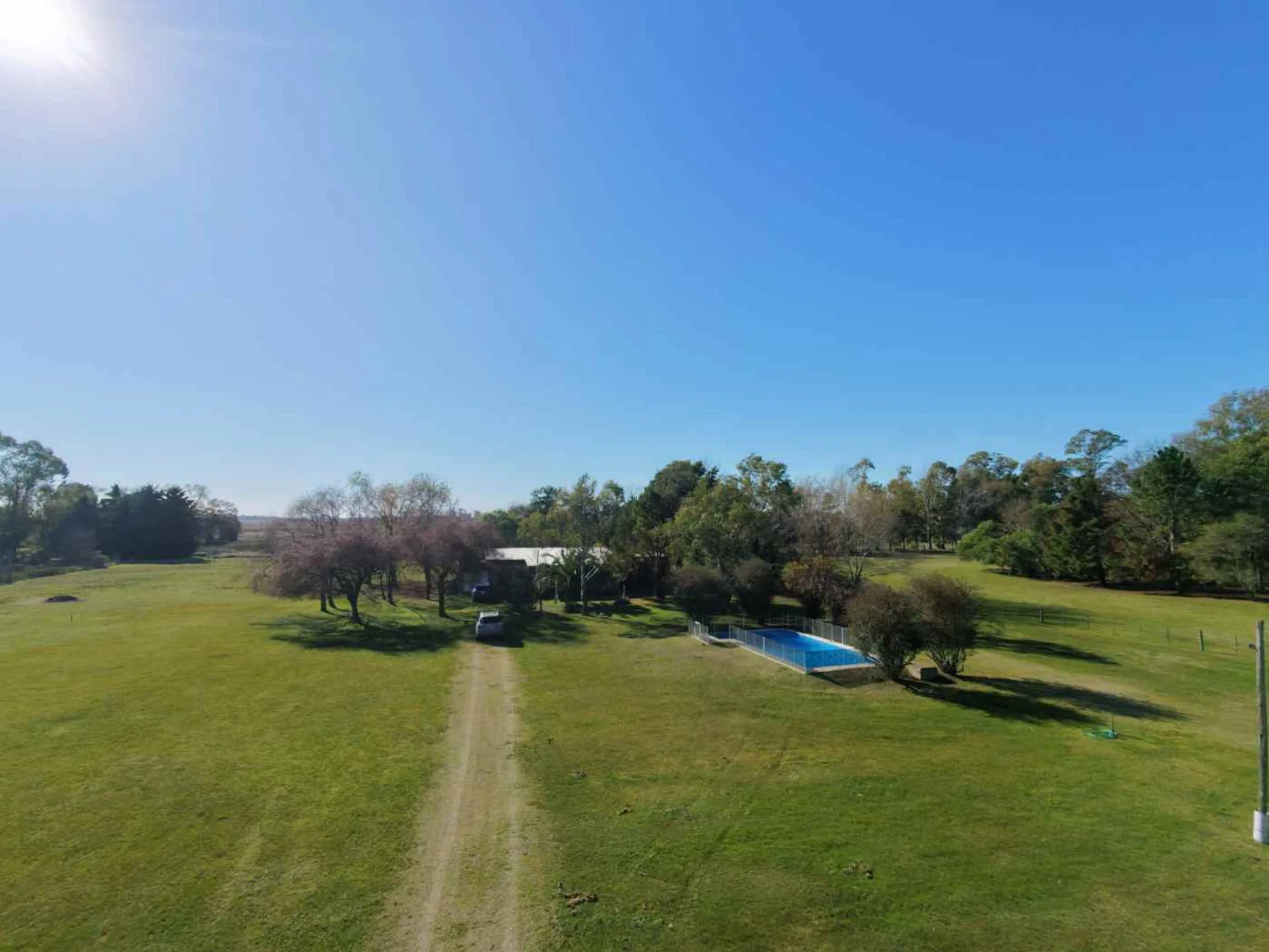 Venta casa con pileta lote 1,25 hectareas foto 4
